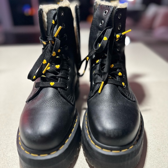 Jaden boot leather faux fur lined platform size 9 (used) - Picture 6 of 6